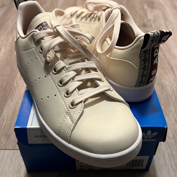 STAN SMITHS W - Picture 1 of 12